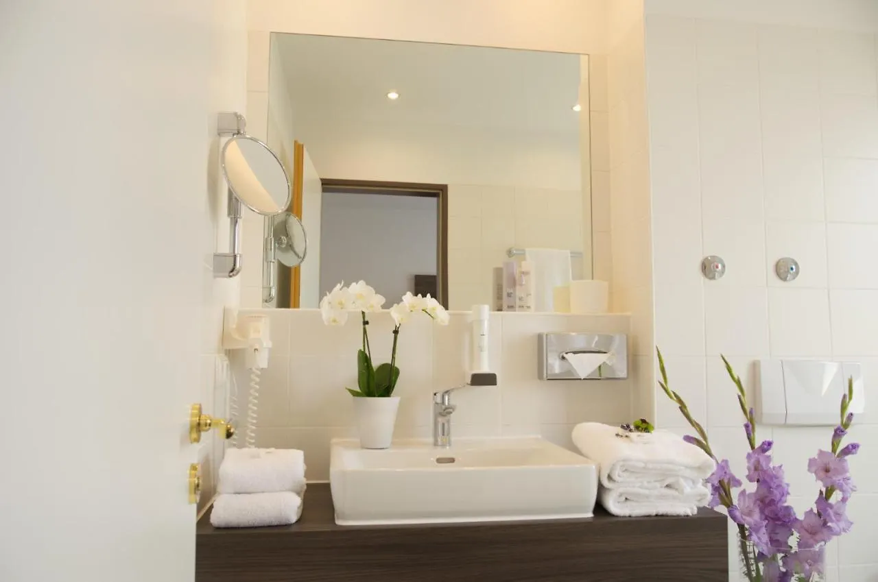 ***  Lizz Hotel Munich Germany