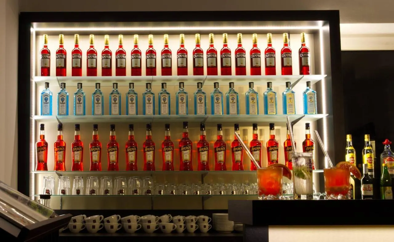 Lizz Hotel Munich 3*,