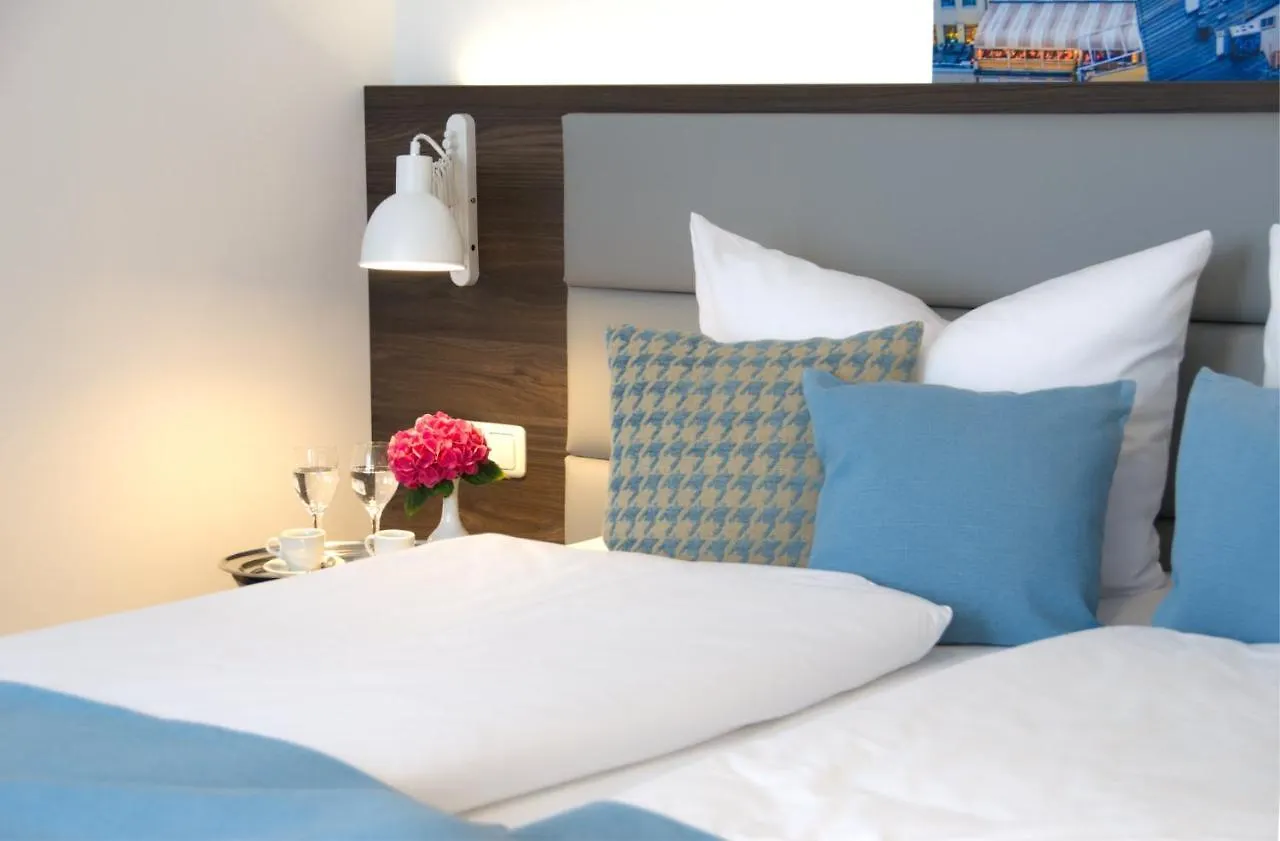 ***  Lizz Hotel Munich Germany